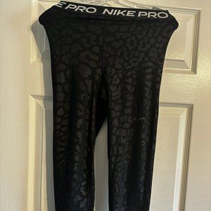 Nike Dri-FIT High-Waisted 7/8 Printed (Leopard) Leggings, Size Small
